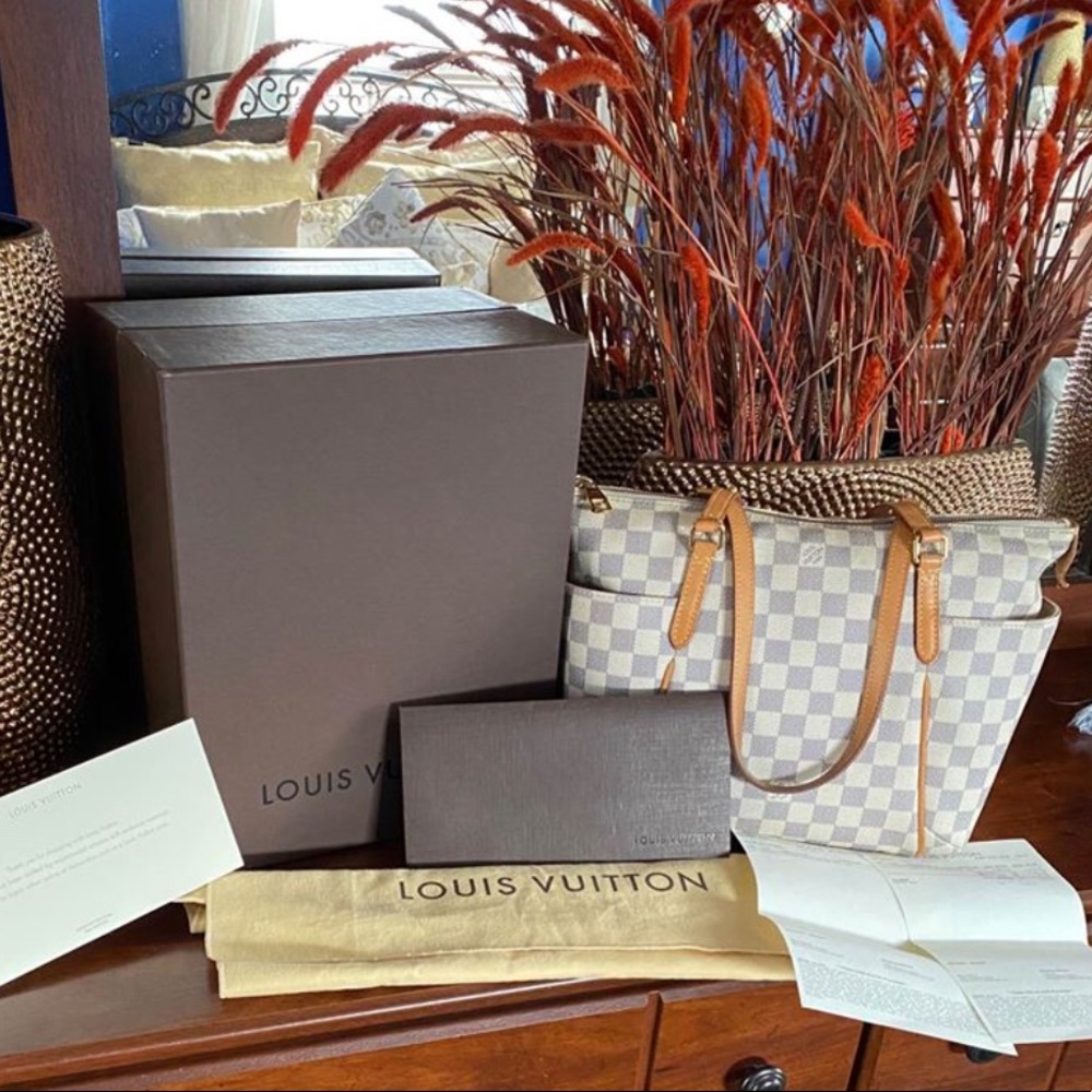 Authentic Lv totally pm Azur white